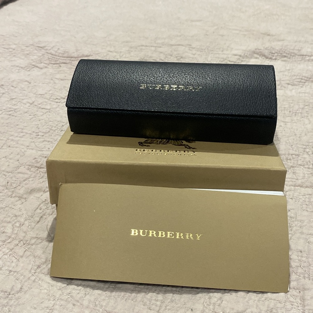 Burberry glass case box and pamphlet